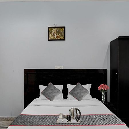 Collection O Samira Residency Near Botanic Garden Of Indian Republic Hotel Noida Eksteriør billede