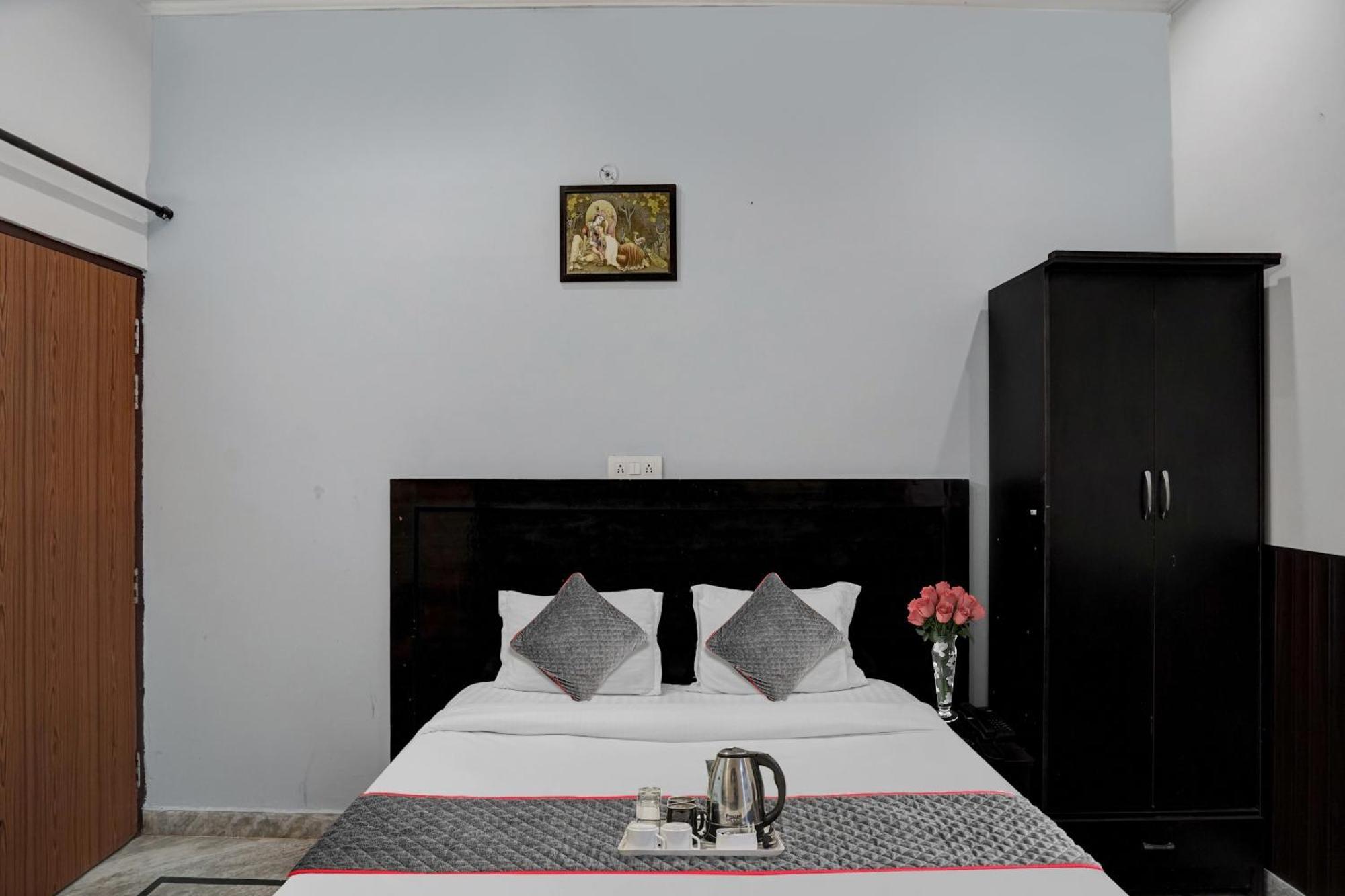 Collection O Samira Residency Near Botanic Garden Of Indian Republic Hotel Noida Eksteriør billede