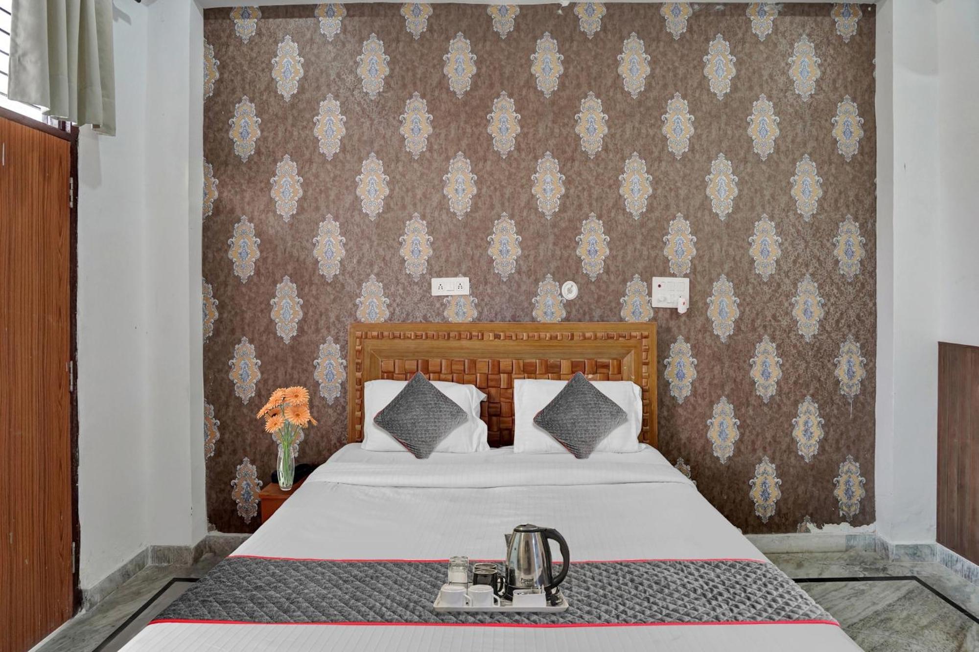 Collection O Samira Residency Near Botanic Garden Of Indian Republic Hotel Noida Eksteriør billede