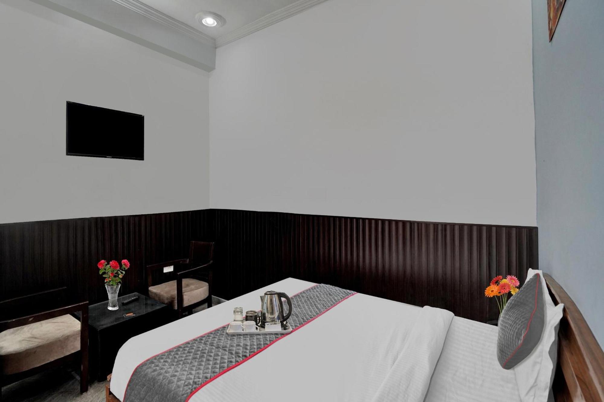 Collection O Samira Residency Near Botanic Garden Of Indian Republic Hotel Noida Eksteriør billede