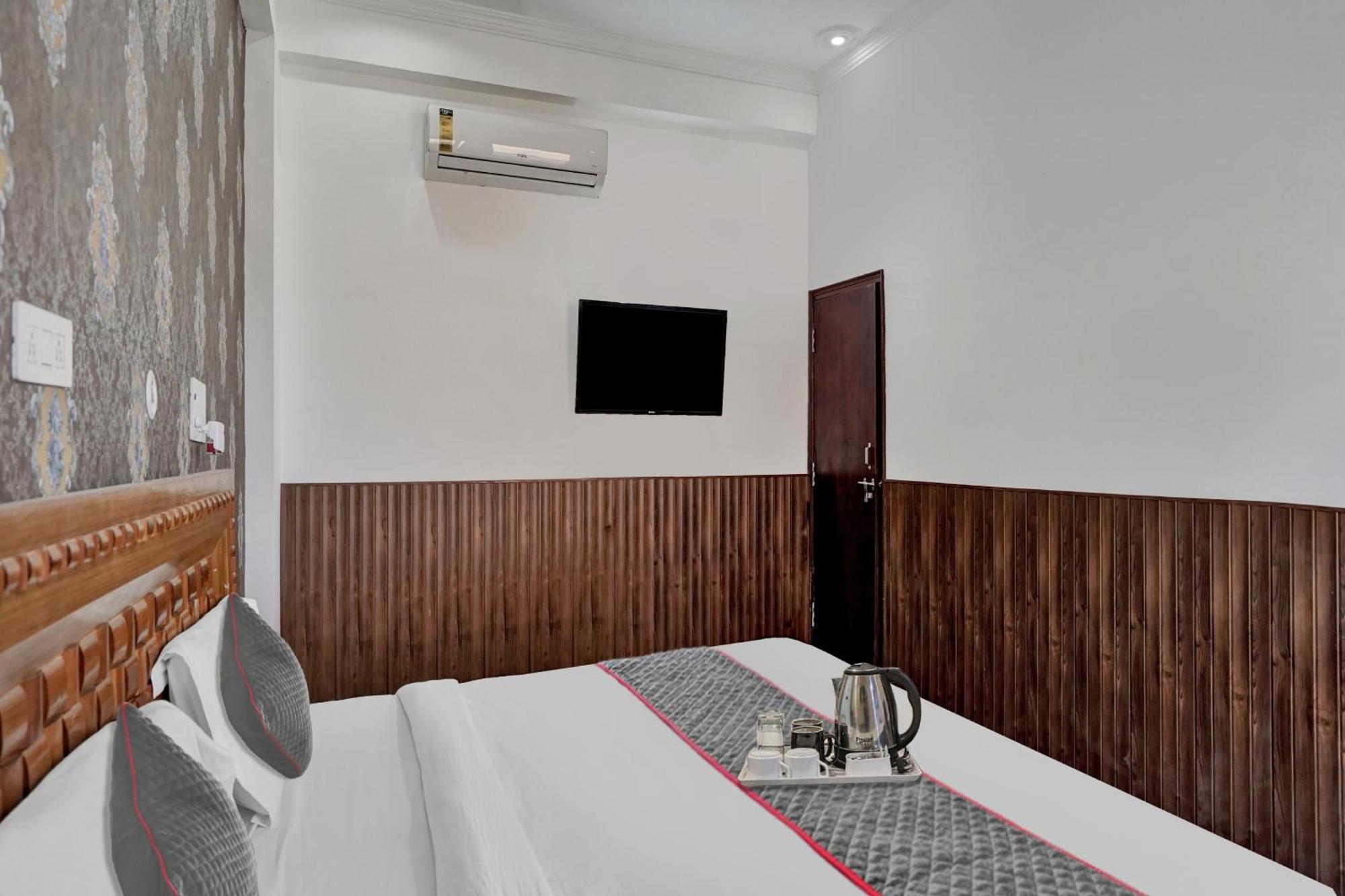 Collection O Samira Residency Near Botanic Garden Of Indian Republic Hotel Noida Eksteriør billede