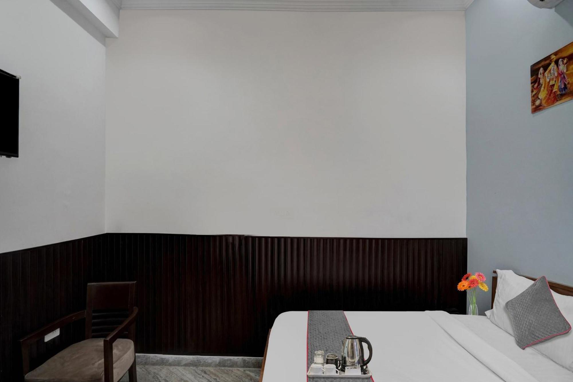 Collection O Samira Residency Near Botanic Garden Of Indian Republic Hotel Noida Eksteriør billede